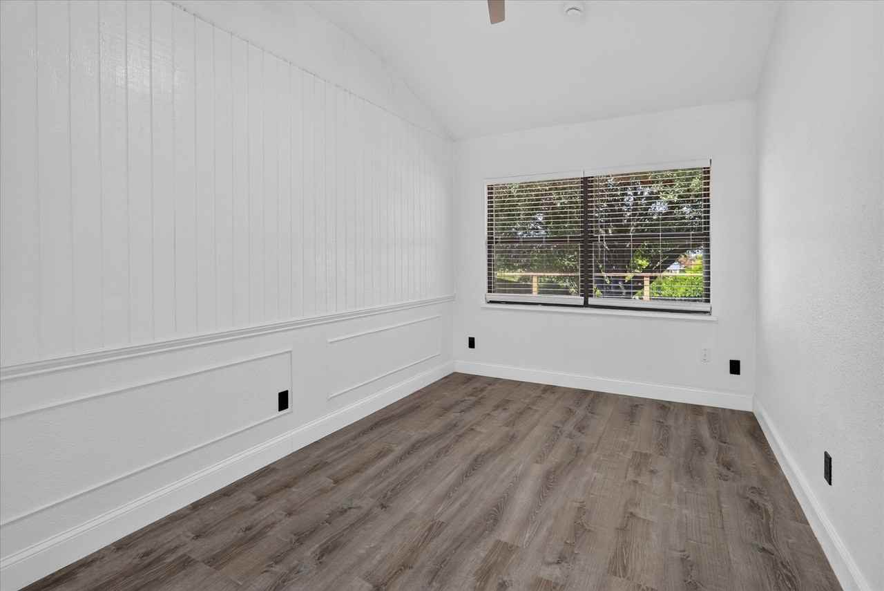 1800 Tree Line Dr - Photo 6 of 14