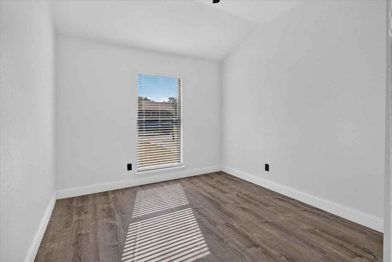 1800 Tree Line Dr - Photo 7 of 14