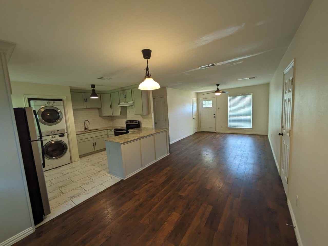 401 Redbud Ln - Photo 5 of 15