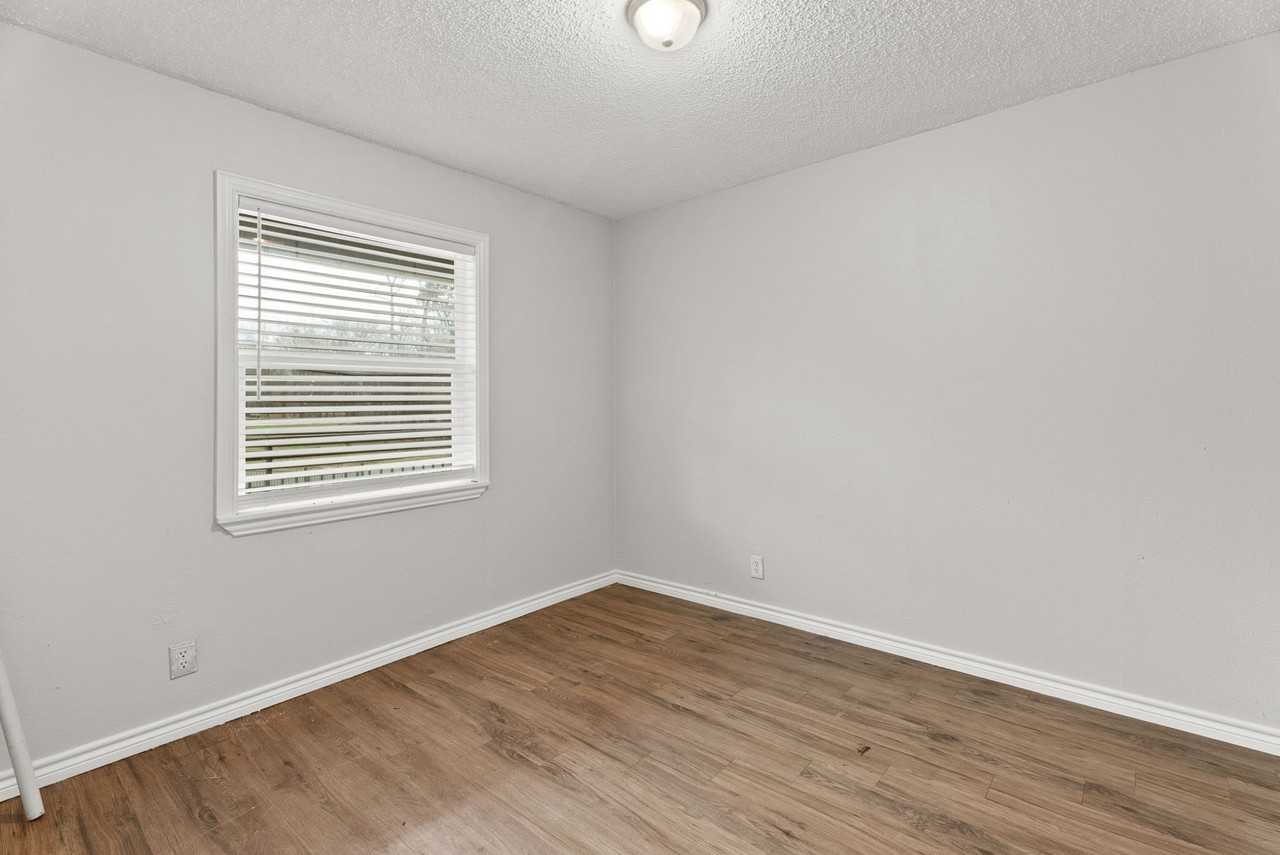 429 Johnson St #1 - Photo 6 of 12