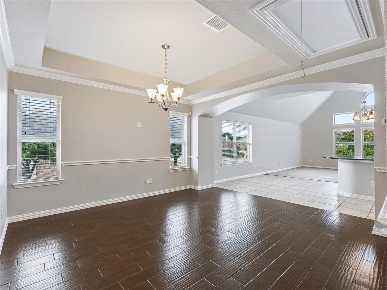 1707 Estacado Dr - Photo 5 of 39