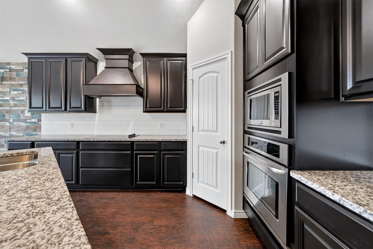 139 Acadia Ln - Photo 6 of 38