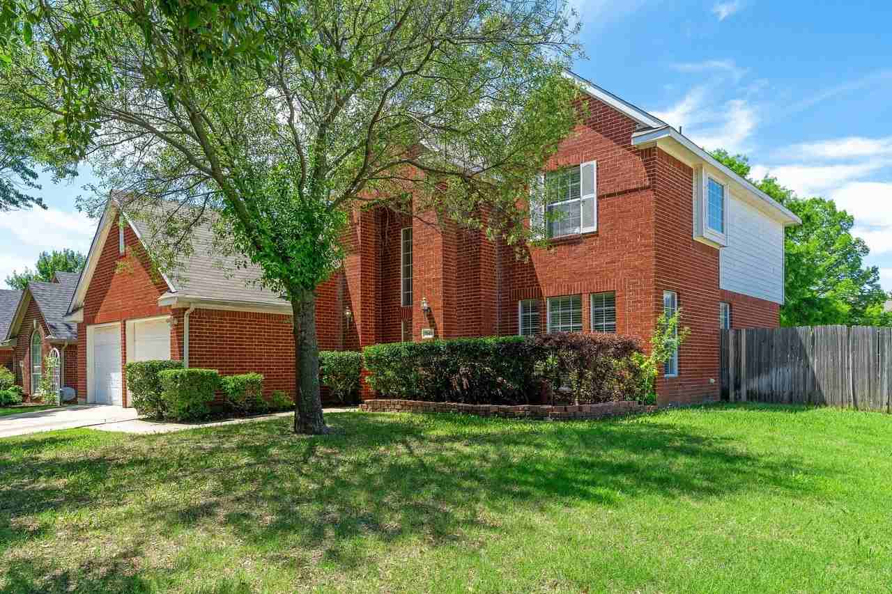 7849 Lake Meredith Way - Photo 2 of 25