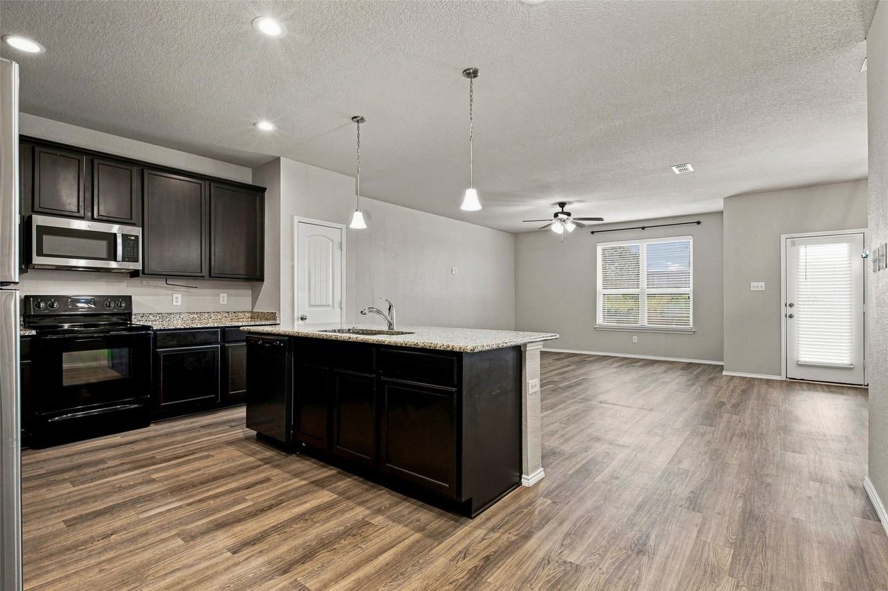 10545 Wild Meadow Way - Photo 6 of 28