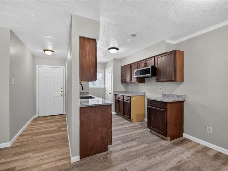 3205 Pacesetter Dr - Photo 3 of 17
