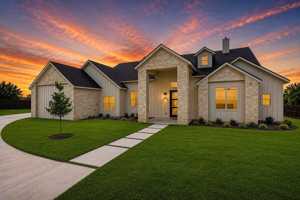 featured image of 521 Fox Hill Ct