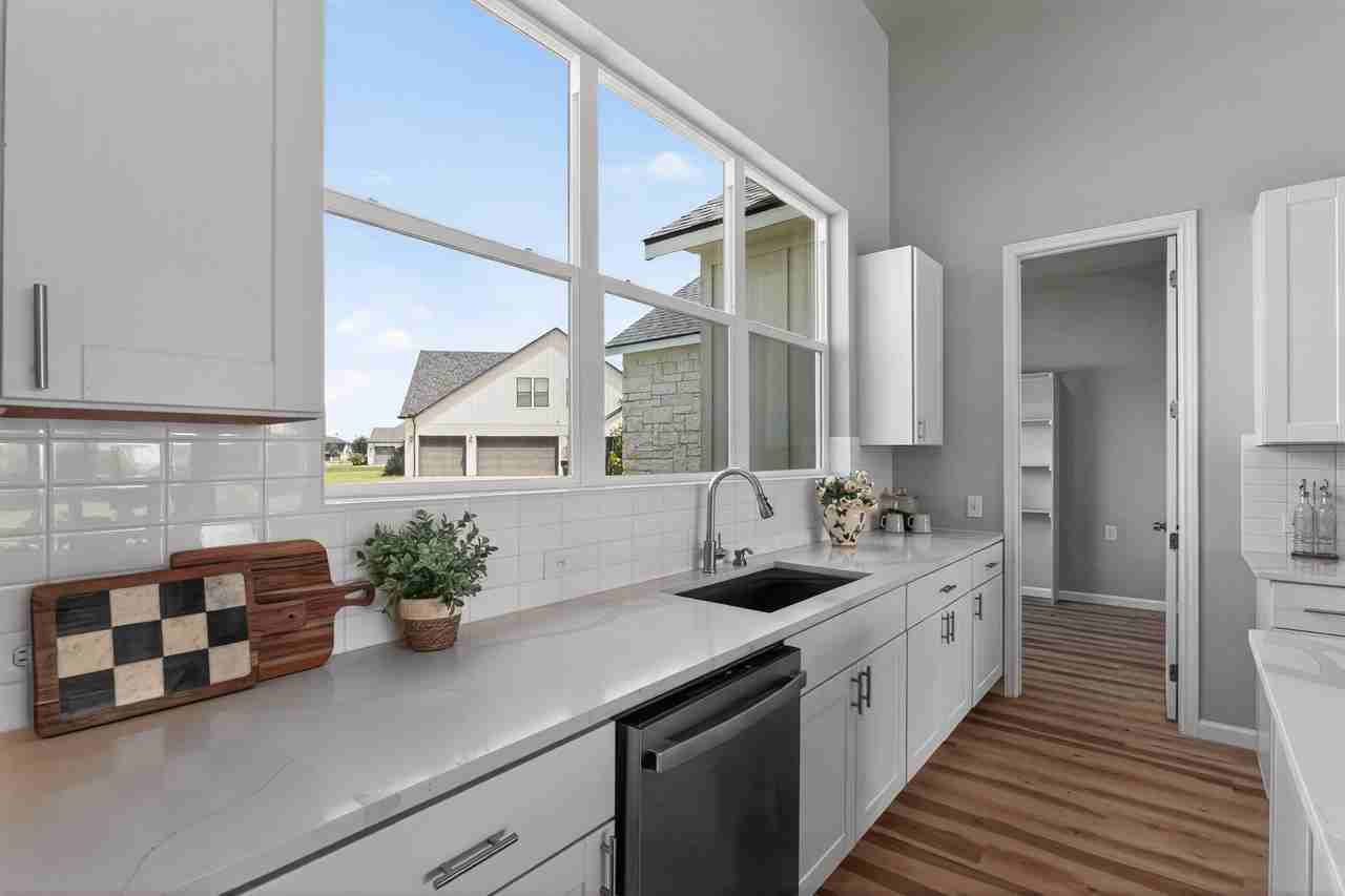 521 Fox Hill Ct - Photo 6 of 28