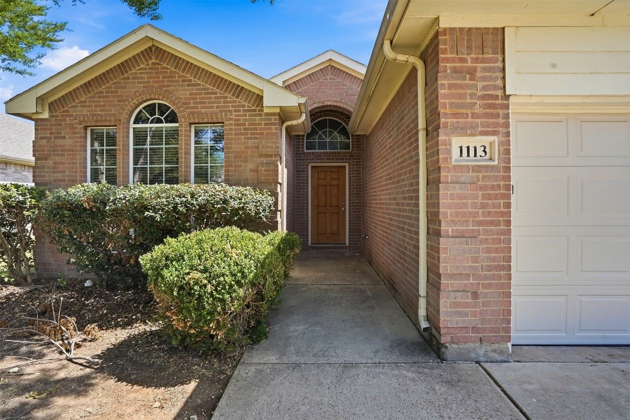 1113 Beaverwood Ln - Photo 4 of 29