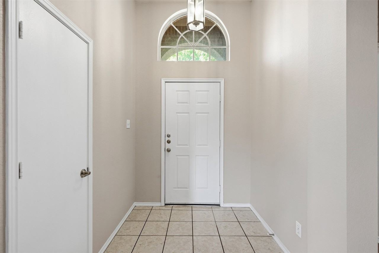1113 Beaverwood Ln - Photo 5 of 29