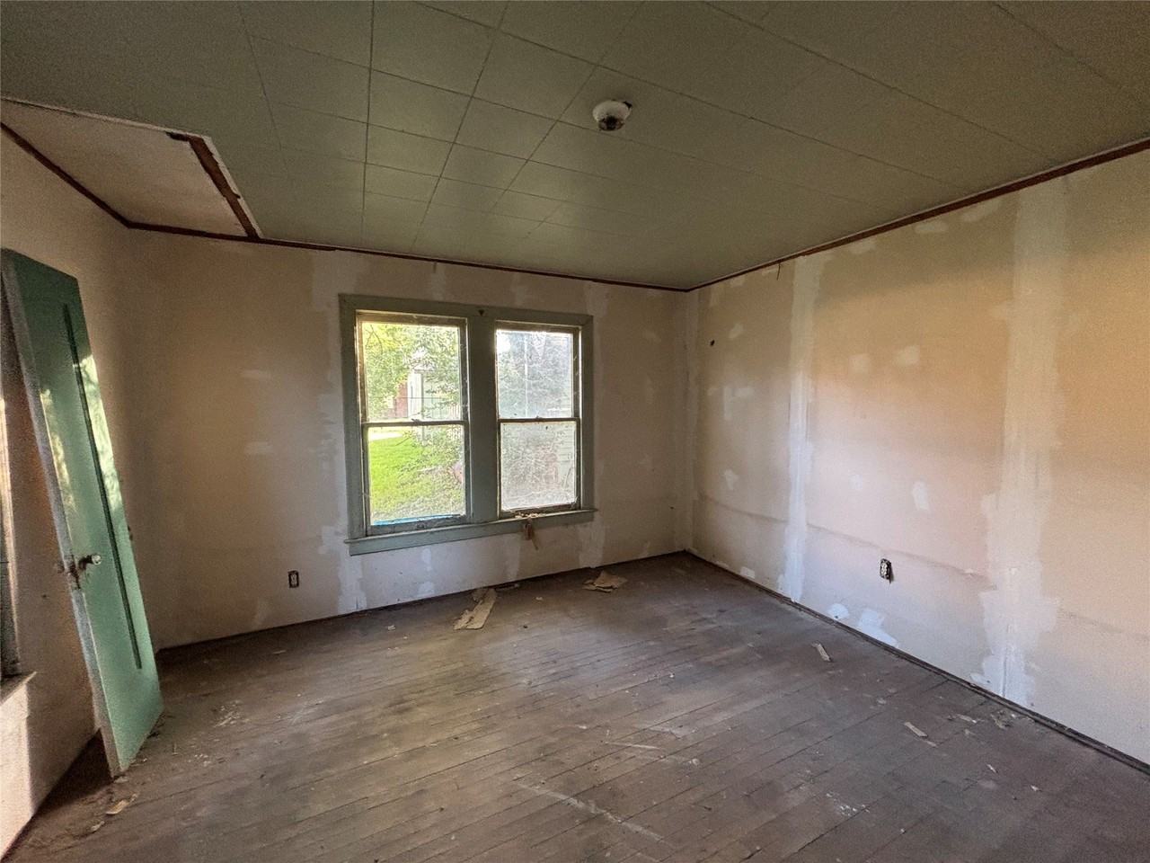 2408 19th St - Photo 7 of 12