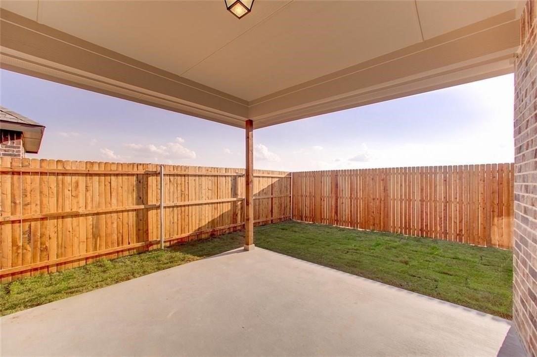 231 Frontier Dr - Photo 2 of 21