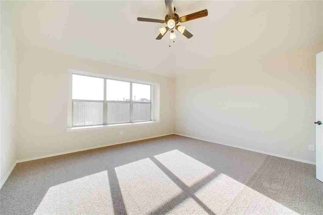 231 Frontier Dr - Photo 5 of 21