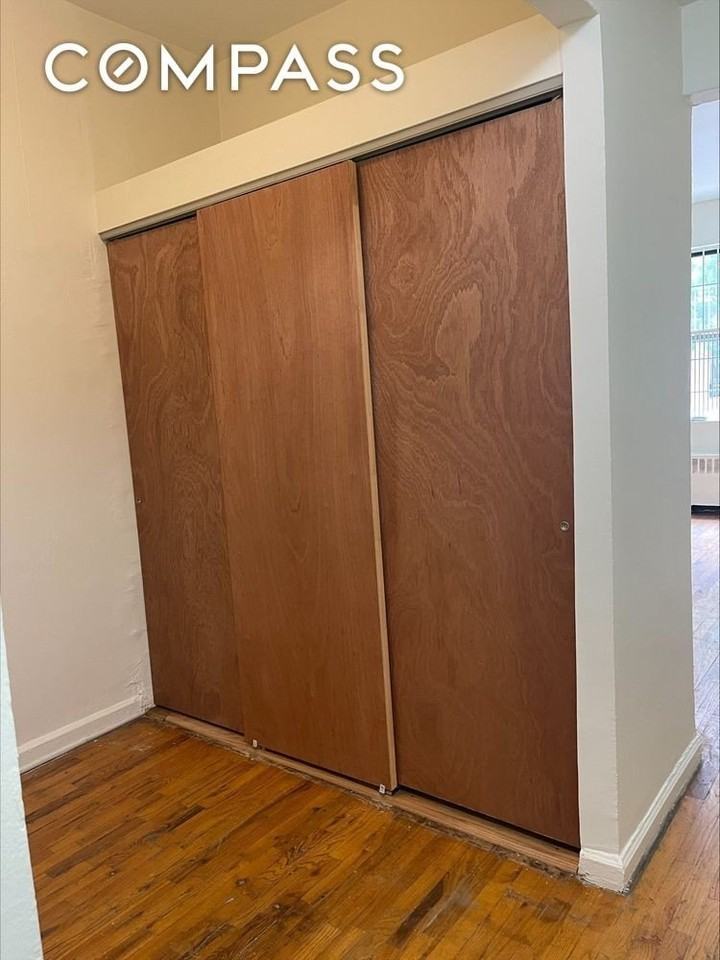445 W 48th St #1D - Photo 3 of 5