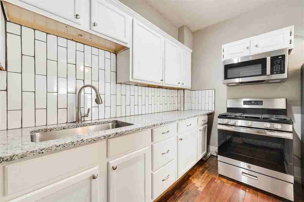 2609 N Shartel Ave - Photo 4 of 38