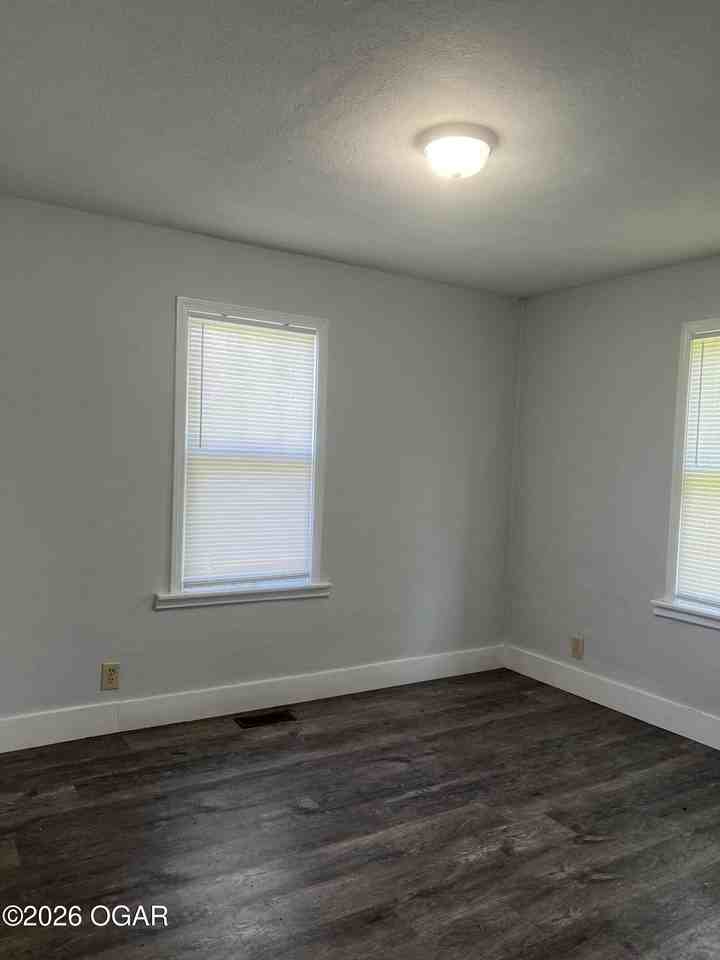 3001 Wisconsin Ave - Photo 4 of 10