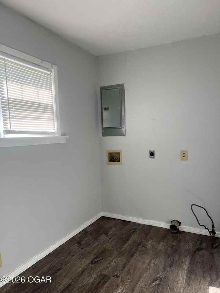 3001 Wisconsin Ave - Photo 6 of 10