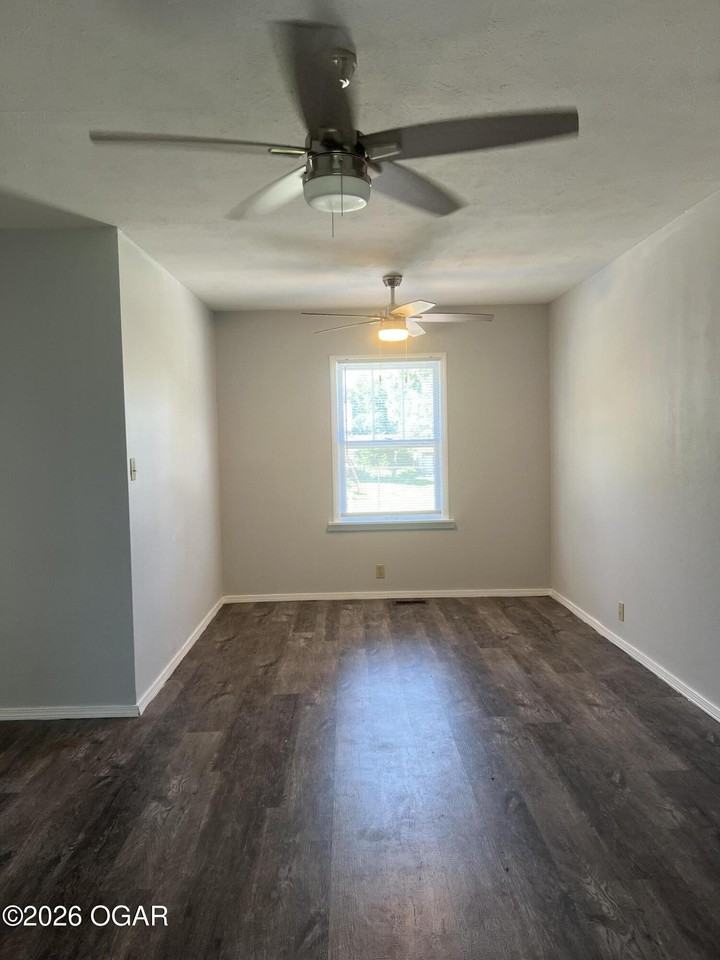 3001 Wisconsin Ave - Photo 7 of 10