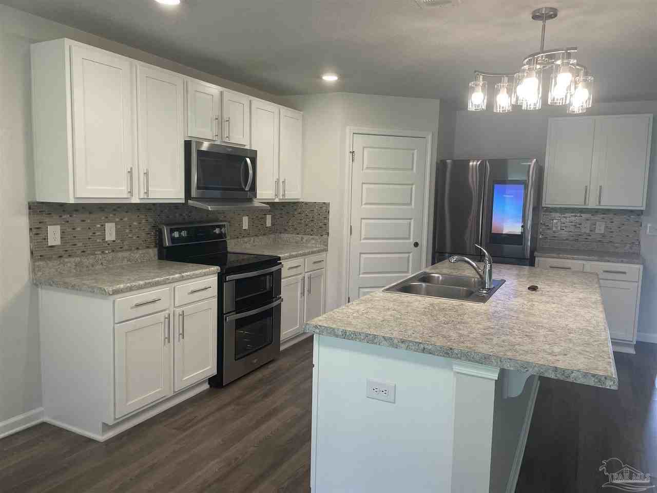5241 Peach Dr - Photo 4 of 29
