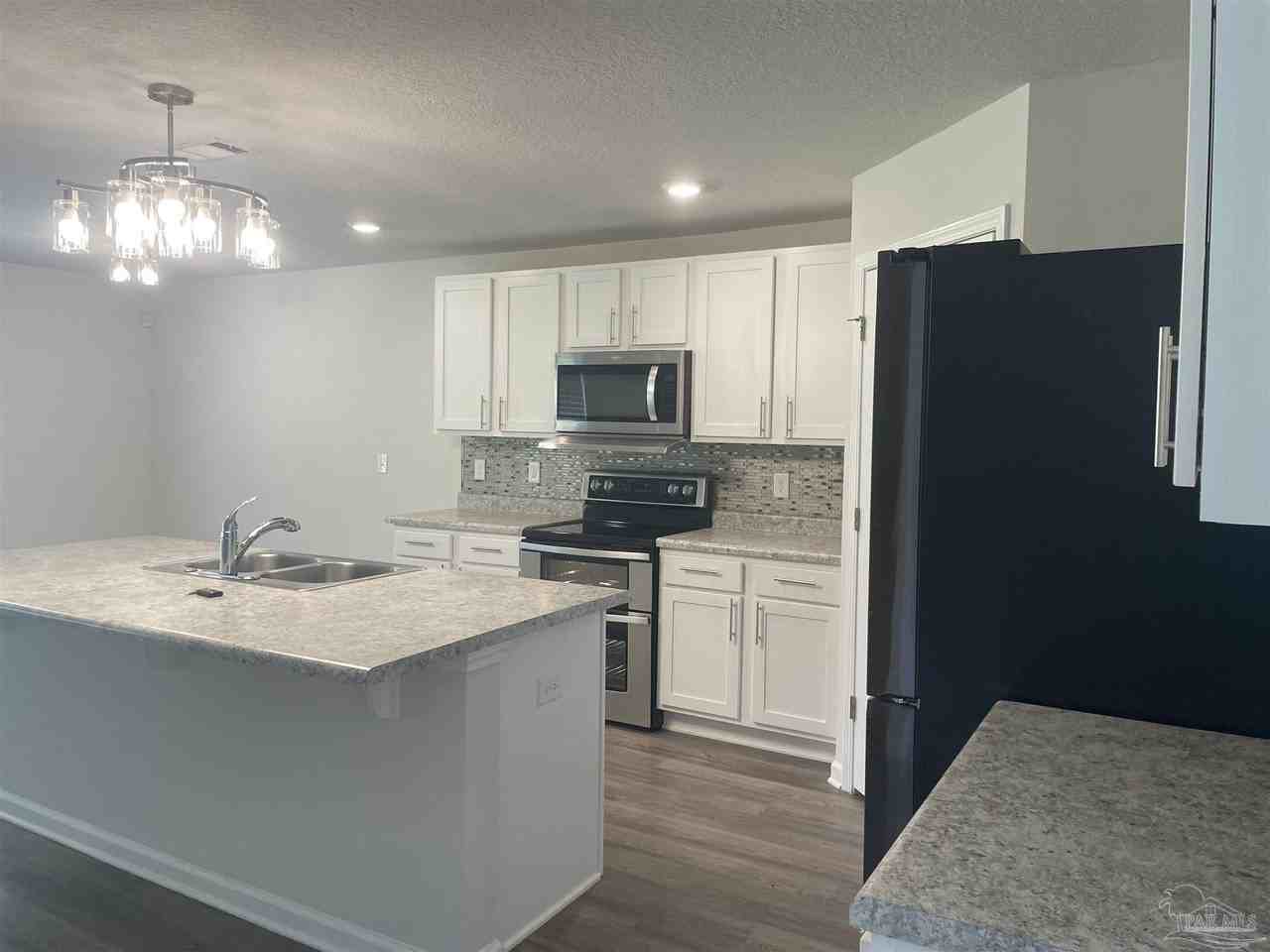 5241 Peach Dr - Photo 5 of 29