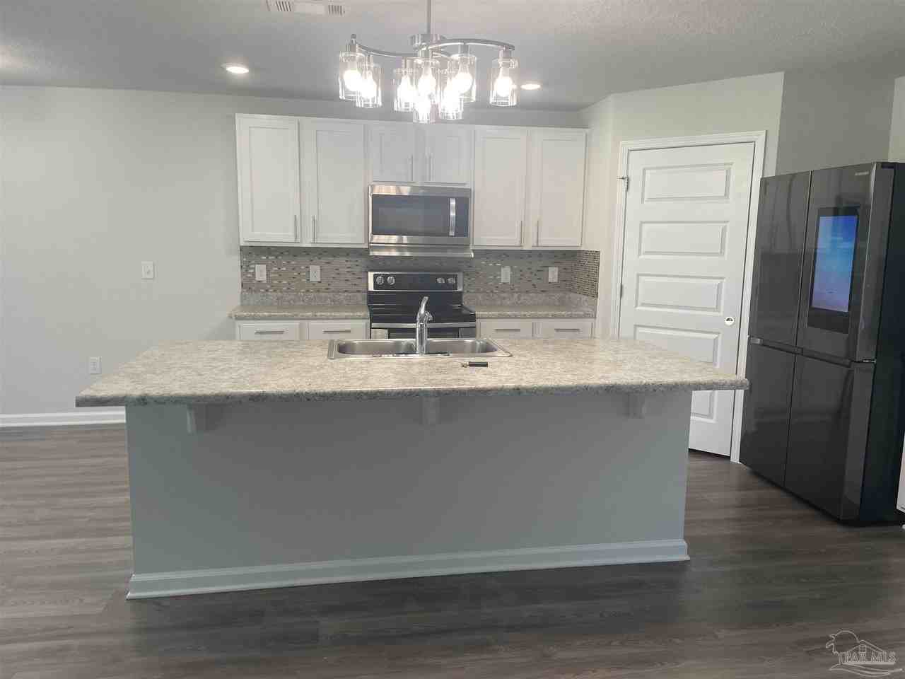 5241 Peach Dr - Photo 6 of 29