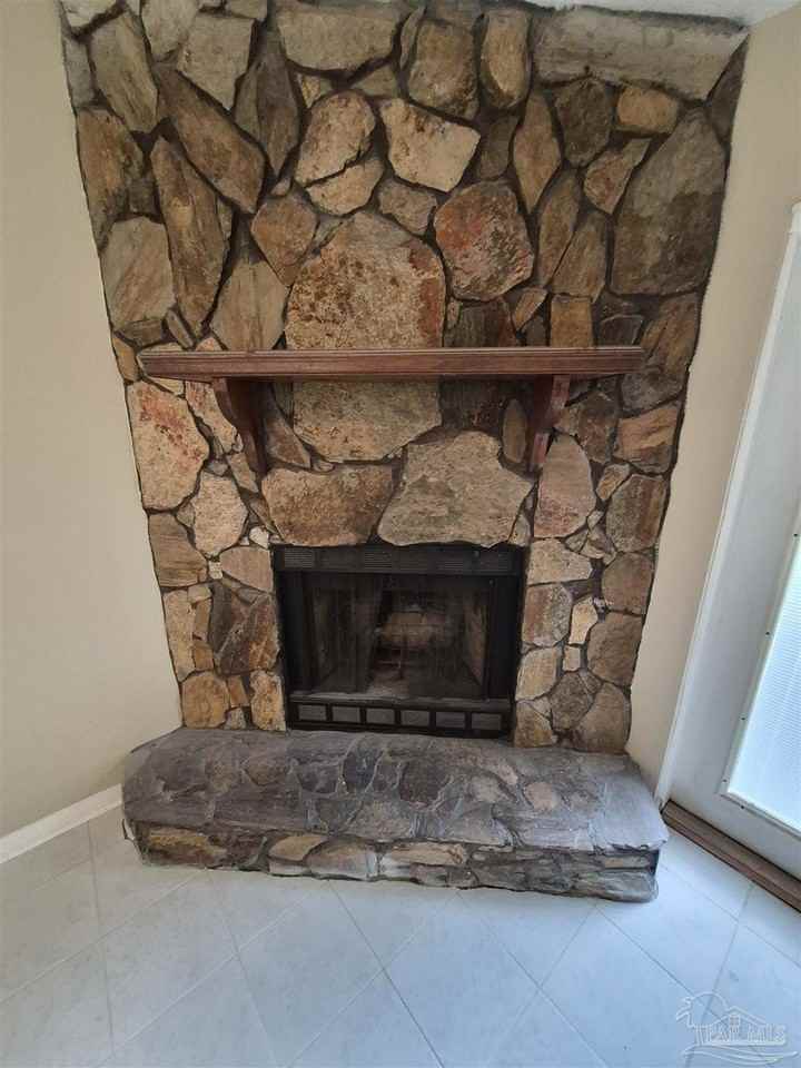 537 Petros Cir #A - Photo 2 of 11