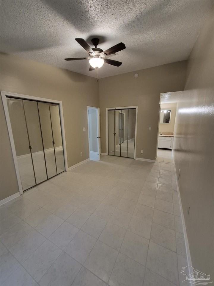 537 Petros Cir #A - Photo 5 of 11