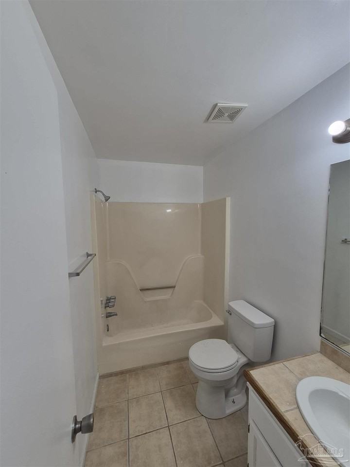 537 Petros Cir #A - Photo 6 of 11