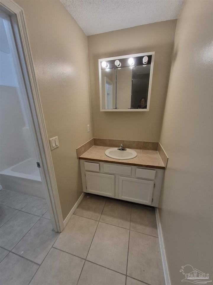 537 Petros Cir #A - Photo 7 of 11
