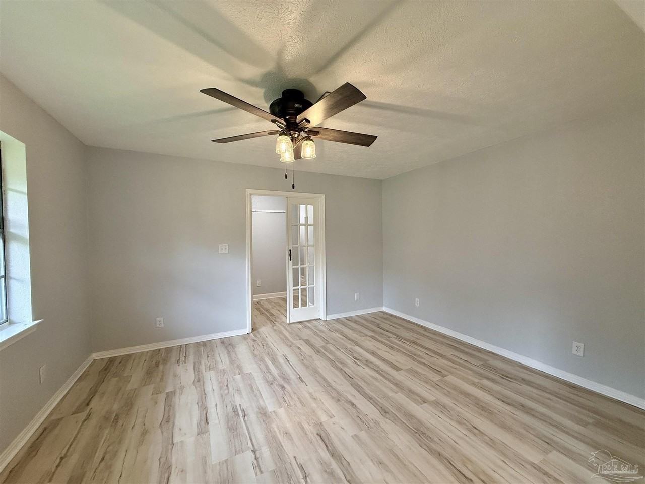 9681 Pinecone Dr - Photo 6 of 17