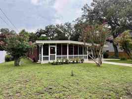 featured image of 3 Driftwood Ave