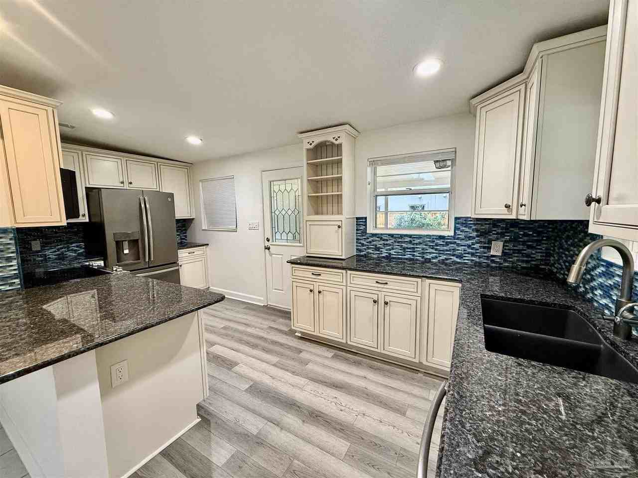 3 Driftwood Ave - Photo 2 of 38