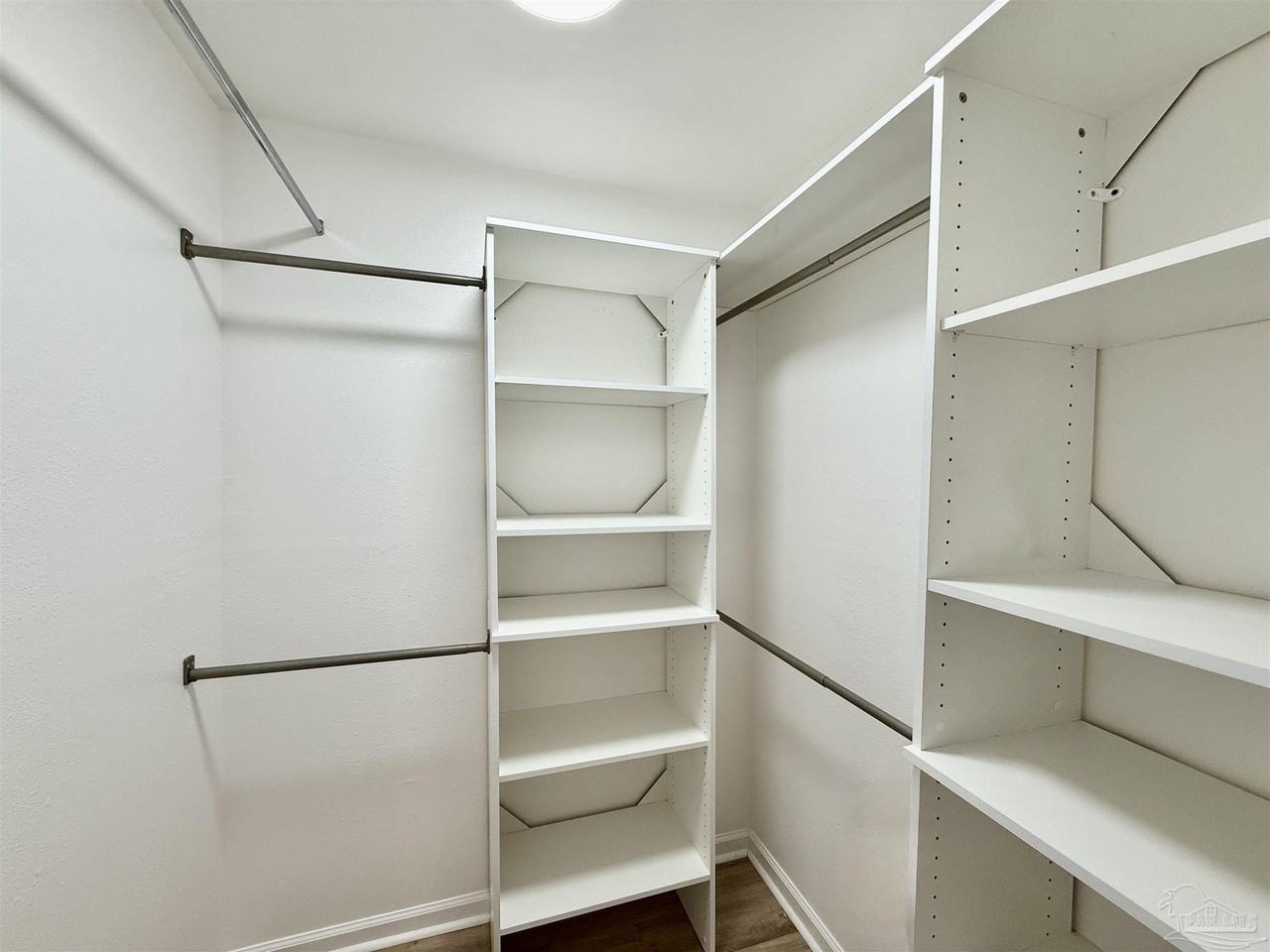 1305 Heatherwood Cir - Photo 5 of 19