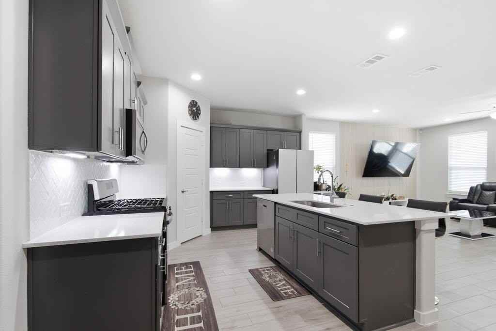 6709 Hooper Way - Photo 6 of 28