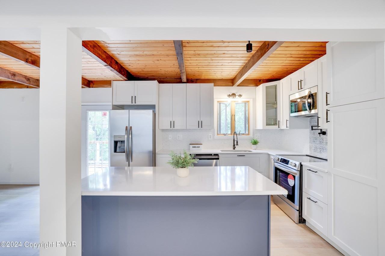 6339 Decker Rd - Photo 7 of 50