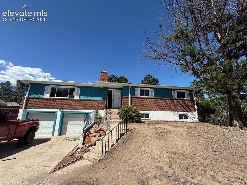 2802 Flintridge Dr - Photo 2 of 14