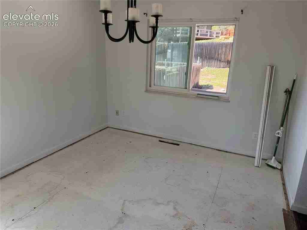 2802 Flintridge Dr - Photo 6 of 14