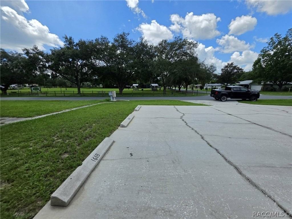 1620 Tuttle St - Photo 2 of 13
