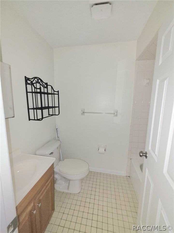 1620 Tuttle St - Photo 5 of 13