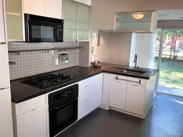 360 Wordsworth St - Photo 7 of 16
