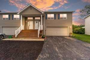 featured image of 1116 Lakeview Cir