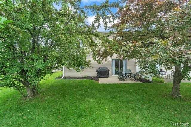 1116 Lakeview Cir - Photo 7 of 29