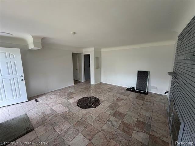 20700 Whitlock Dr - Photo 2 of 12