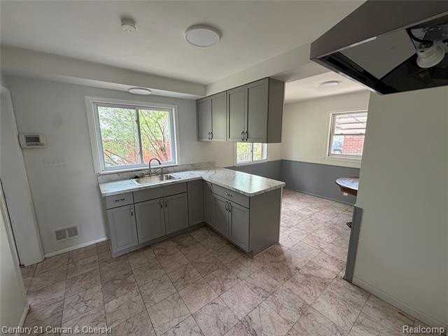 20700 Whitlock Dr - Photo 3 of 12