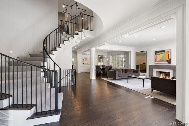 321 Aspen Rd - Photo 3 of 38