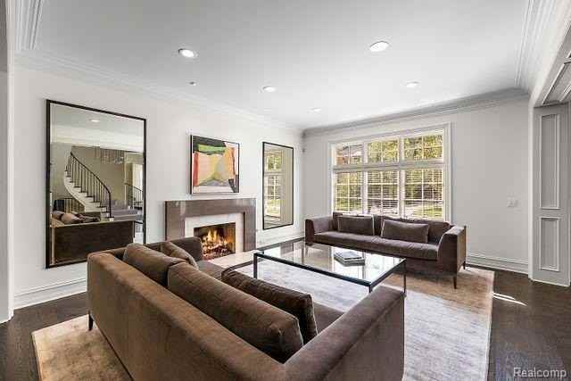321 Aspen Rd - Photo 6 of 38