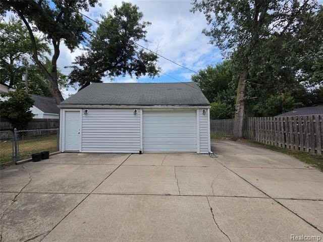 1031 Arthur Dr - Photo 4 of 20