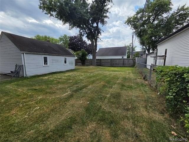 1031 Arthur Dr - Photo 6 of 20