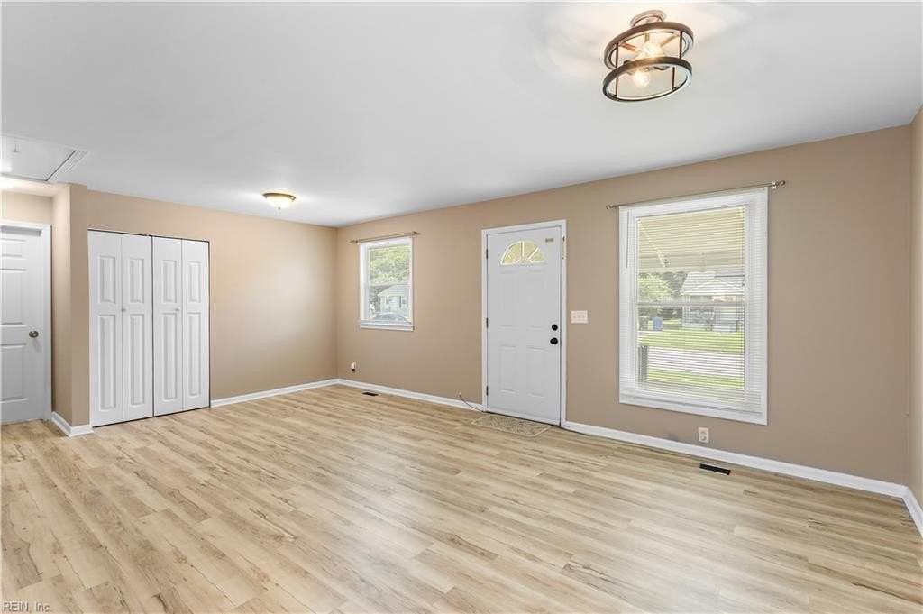 901 Duce St - Photo 3 of 10