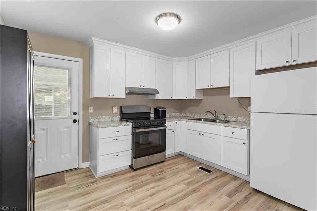 901 Duce St - Photo 4 of 10