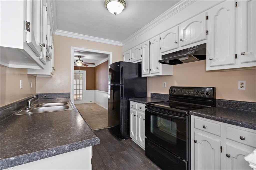 5795 Rivermill Cir - Photo 2 of 9